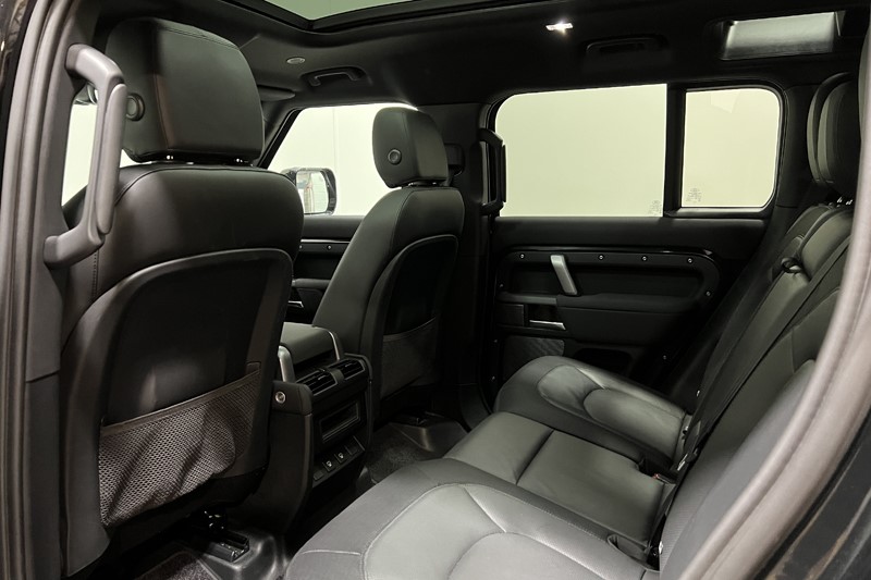 2022 (22) LAND ROVER DEFENDER 3.0 D300 X-Dynamic S 110 5dr Auto 5983433