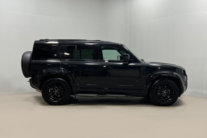 2022 (22) LAND ROVER DEFENDER 3.0 D300 X-Dynamic S 110 5dr Auto 5983417