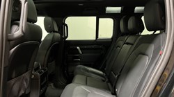 2022 (22) LAND ROVER DEFENDER 3.0 D300 X-Dynamic S 110 5dr Auto 5983416