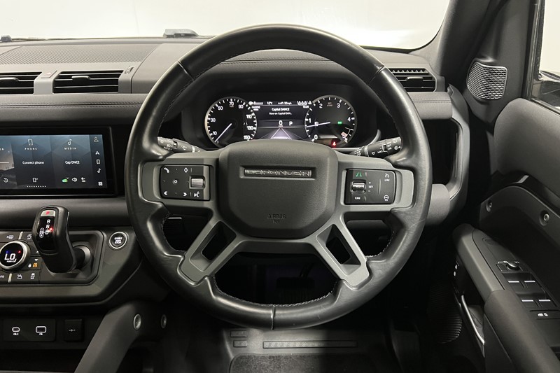 2022 (22) LAND ROVER DEFENDER 3.0 D300 X-Dynamic S 110 5dr Auto 5983448