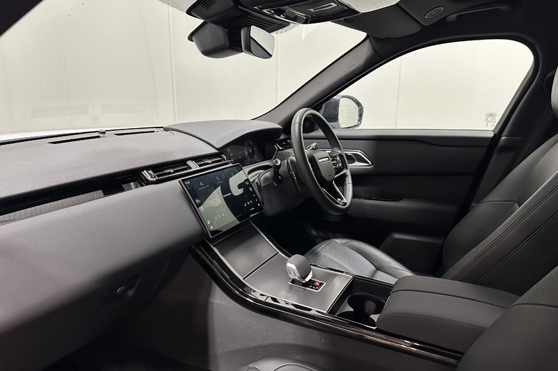 2025 (25) LAND ROVER RANGE ROVER VELAR 2.0 D200 MHEV Dynamic SE 5dr Auto 5979799