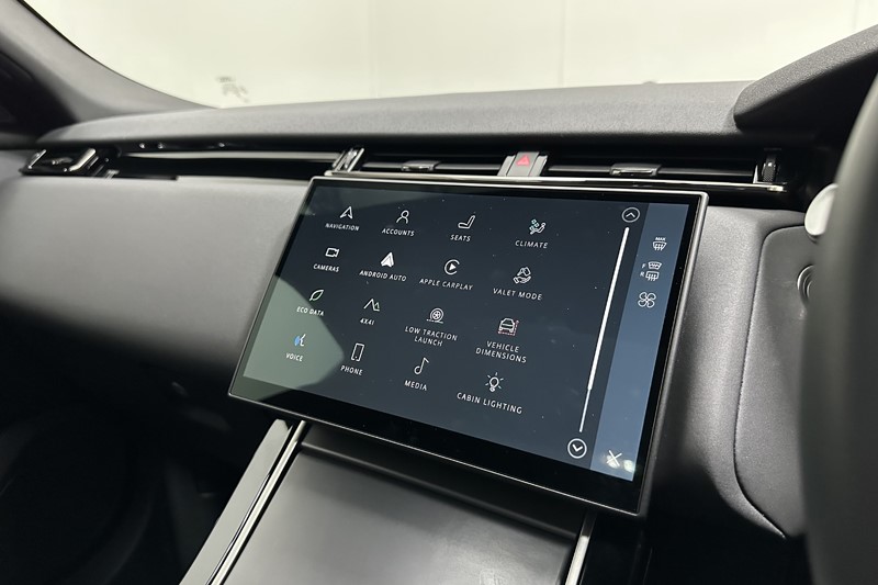 2025 (25) LAND ROVER RANGE ROVER VELAR 2.0 D200 MHEV Dynamic SE 5dr Auto 5979795