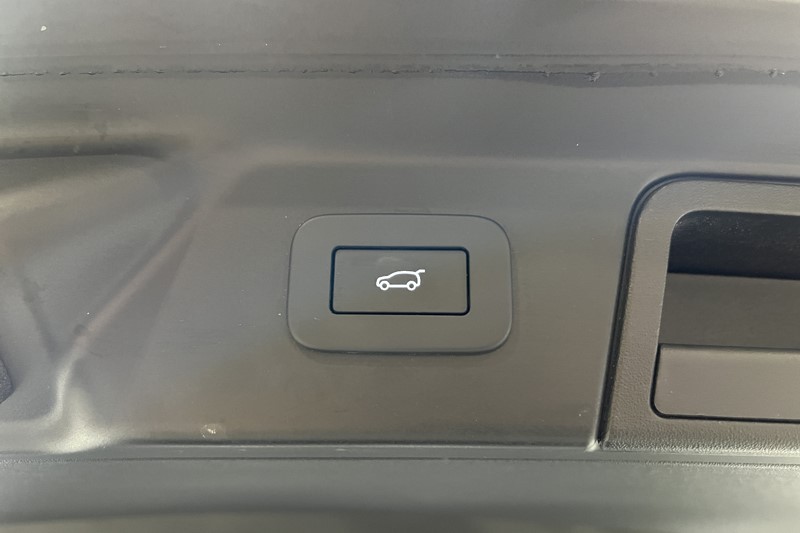 2024 (74) LAND ROVER RANGE ROVER VELAR 2.0 D200 MHEV S 5dr Auto 5987552