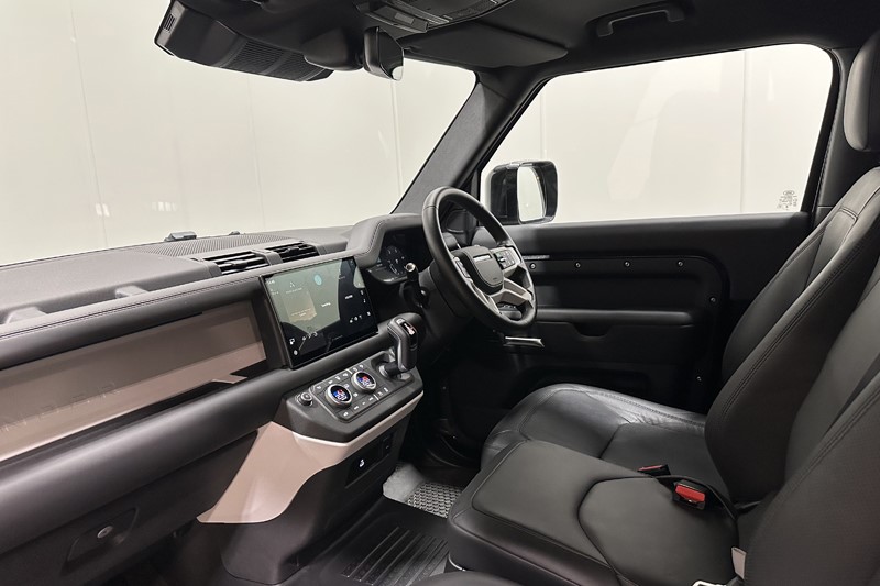 2025 (74) LAND ROVER COMMERCIAL DEFENDER 3.0 D350 Hard Top X-Dynamic HSE Auto [3 Seat] 5986888