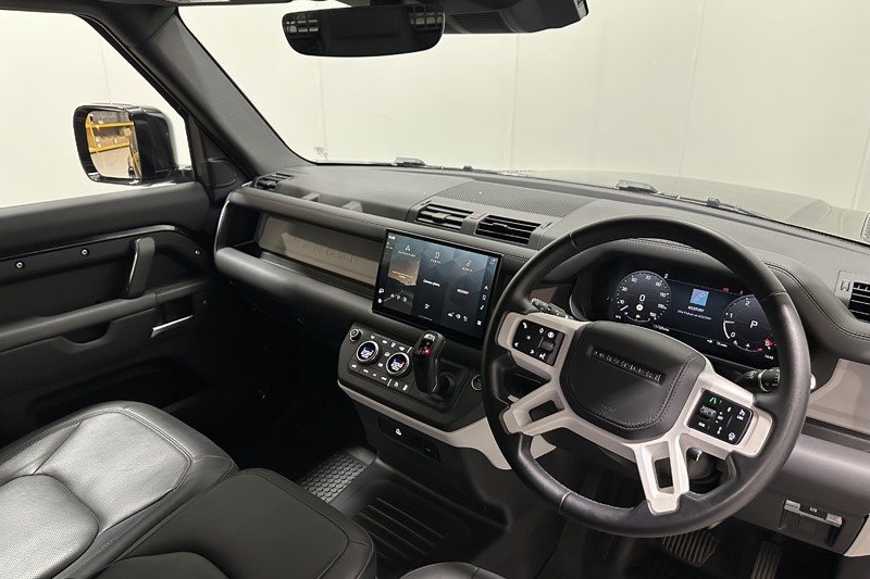2025 (74) LAND ROVER COMMERCIAL DEFENDER 3.0 D350 Hard Top X-Dynamic HSE Auto [3 Seat] 5986869
