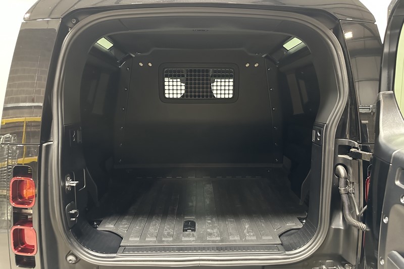 2025 (74) LAND ROVER COMMERCIAL DEFENDER 3.0 D350 Hard Top X-Dynamic HSE Auto [3 Seat] 5986891