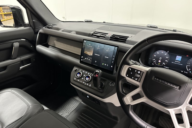 2025 (74) LAND ROVER COMMERCIAL DEFENDER 3.0 D350 Hard Top X-Dynamic HSE Auto [3 Seat] 5986870