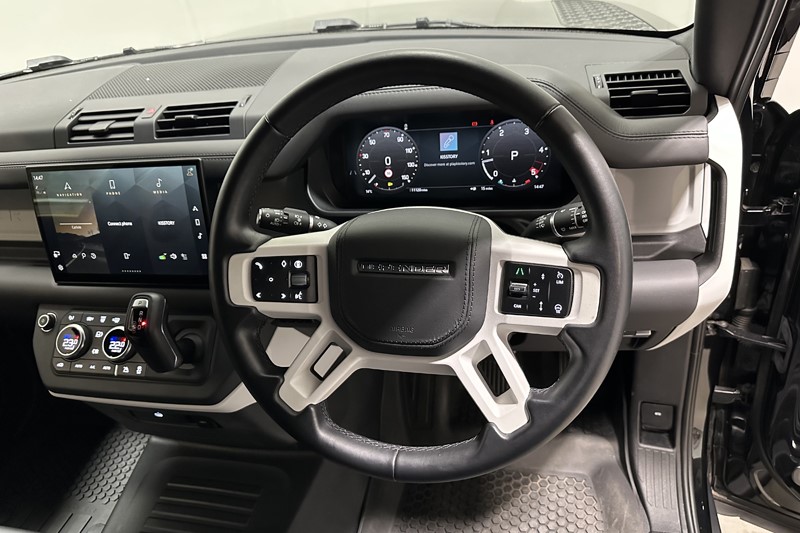 2025 (74) LAND ROVER COMMERCIAL DEFENDER 3.0 D350 Hard Top X-Dynamic HSE Auto [3 Seat] 5986871