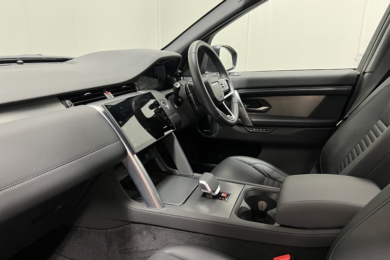 2024 (24) LAND ROVER DISCOVERY SPORT 2.0 D200 Dynamic SE 5dr Auto [7 Seat] 5993271