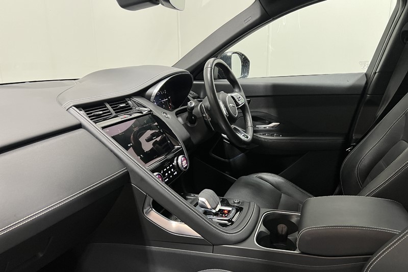 2022 (72) JAGUAR E-PACE 2.0 D200 R-Dynamic HSE 5dr Auto 5993535