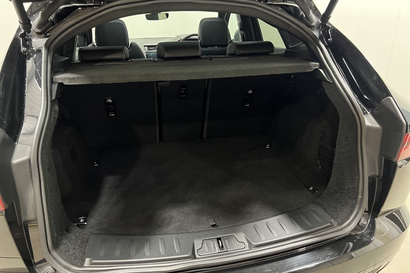 2022 (72) JAGUAR E-PACE 2.0 D200 R-Dynamic HSE 5dr Auto 5993543