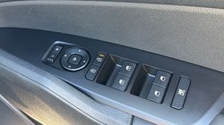 2025 (75) KIA SPORTAGE 1.6T GDi HEV Pure 5dr Auto 5333255