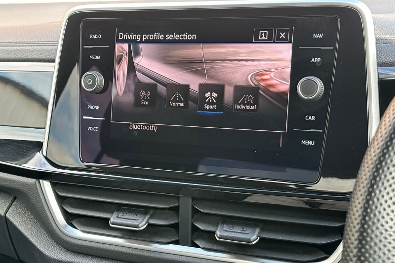 2022 (72) VOLKSWAGEN T-ROC 1.5 TSI R-Line 5dr 5344145