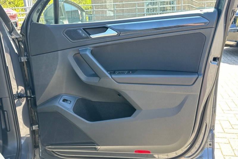 2023 (73) VOLKSWAGEN TIGUAN 2.0 TDI 4Motion Elegance 5dr DSG 5321812