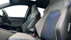 2025 (25) VOLKSWAGEN GOLF 2.0 TSI 333 R Black Edition 4Motion 5dr DSG 5376832