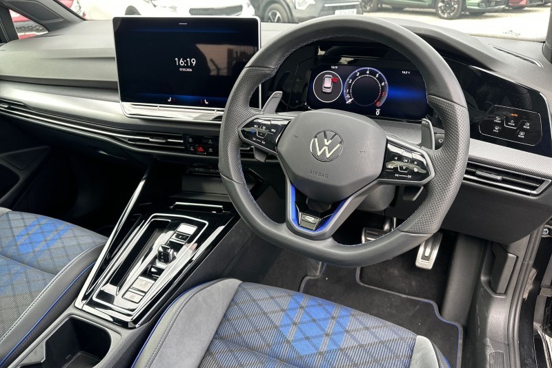 2025 (25) VOLKSWAGEN GOLF 2.0 TSI 333 R Black Edition 4Motion 5dr DSG 5376840