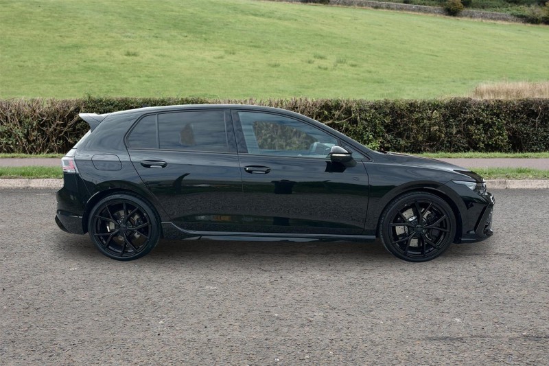 2025 (25) VOLKSWAGEN GOLF 2.0 TSI 333 R Black Edition 4Motion 5dr DSG 5376834