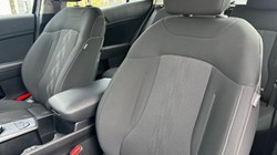 2025 (75) KIA SPORTAGE 1.6T GDi HEV Pure 5dr Auto 5376239