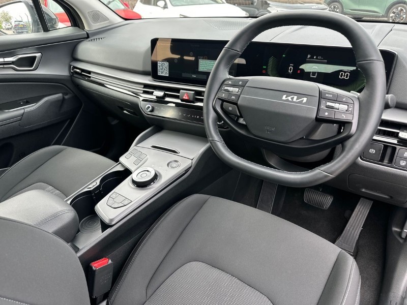 2025 (75) KIA SPORTAGE 1.6T GDi HEV Pure 5dr Auto 5376219