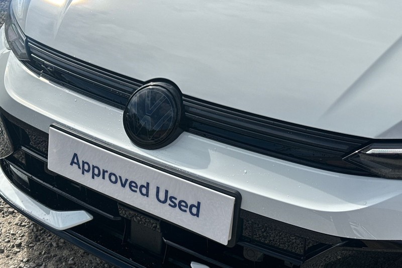 2025 (25) VOLKSWAGEN GOLF 2.0 TSI 333 R Black Edition 4Motion 5dr DSG 5368476
