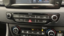 2019 (19) KIA NIRO 1.6 GDi Hybrid 2 5dr DCT 3413098