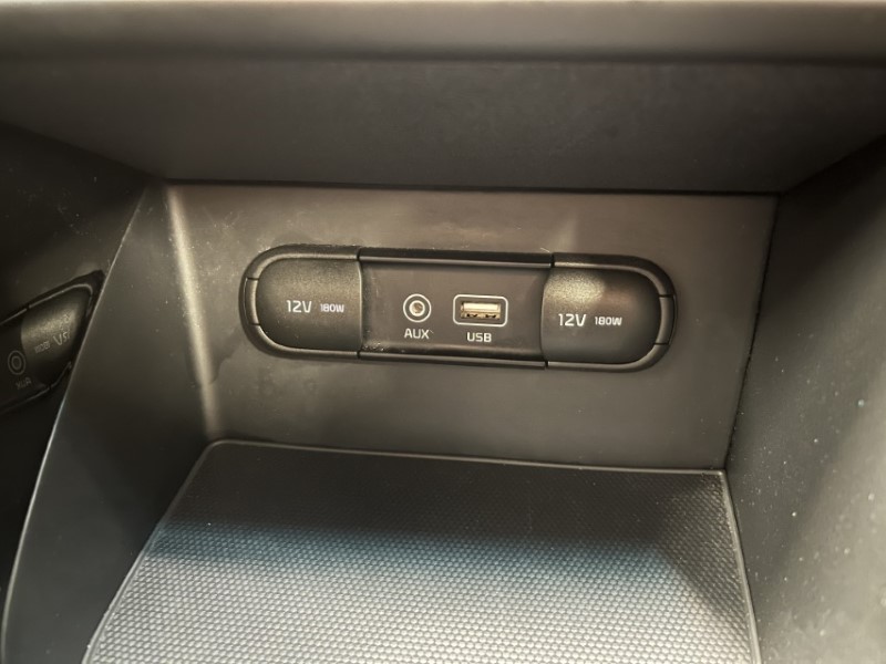 2019 (19) KIA NIRO 1.6 GDi Hybrid 2 5dr DCT 3413096