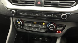 2022 (22) KIA NIRO 1.6 GDi PHEV Connect 5dr DCT 3428692