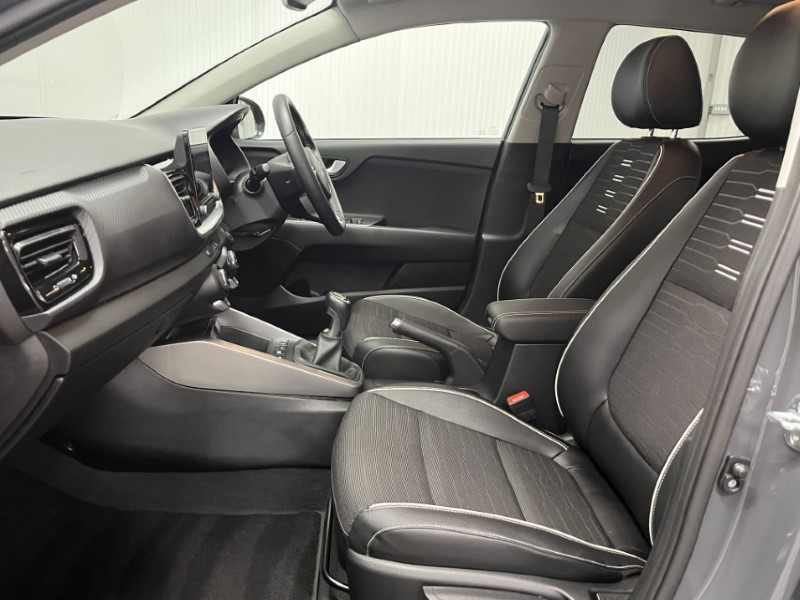 2022 (22) KIA STONIC 1.0T GDi 48V GT-Line S 5dr 3428762