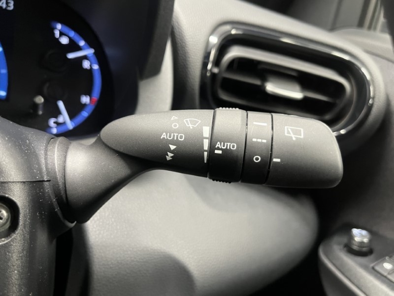 2023 (72) TOYOTA YARIS CROSS 1.5 Hybrid Design 5dr CVT 3595899