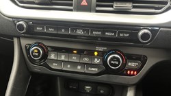 2021 (71) KIA NIRO 1.6 GDi Hybrid 3 5dr DCT 3632420