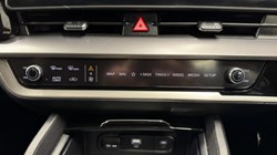 2025 (25) KIA SPORTAGE 1.6T GDi 207 HEV GT-Line 5dr Auto 5122444