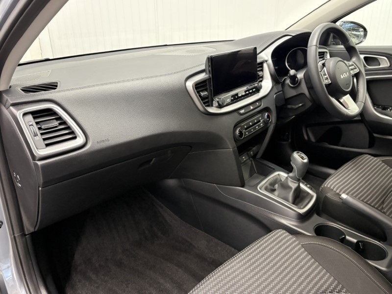 2025 (25) KIA CEED 1.5T GDi ISG 138 2 5dr 5163316