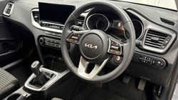 2025 (25) KIA CEED 1.5T GDi ISG 138 2 5dr 5163320