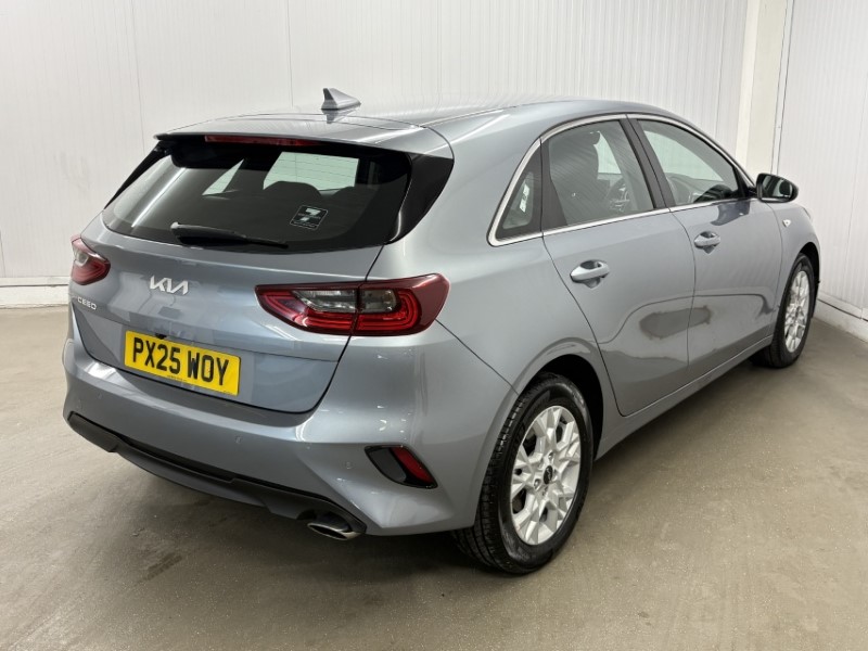 2025 (25) KIA CEED 1.5T GDi ISG 138 2 5dr 5163307