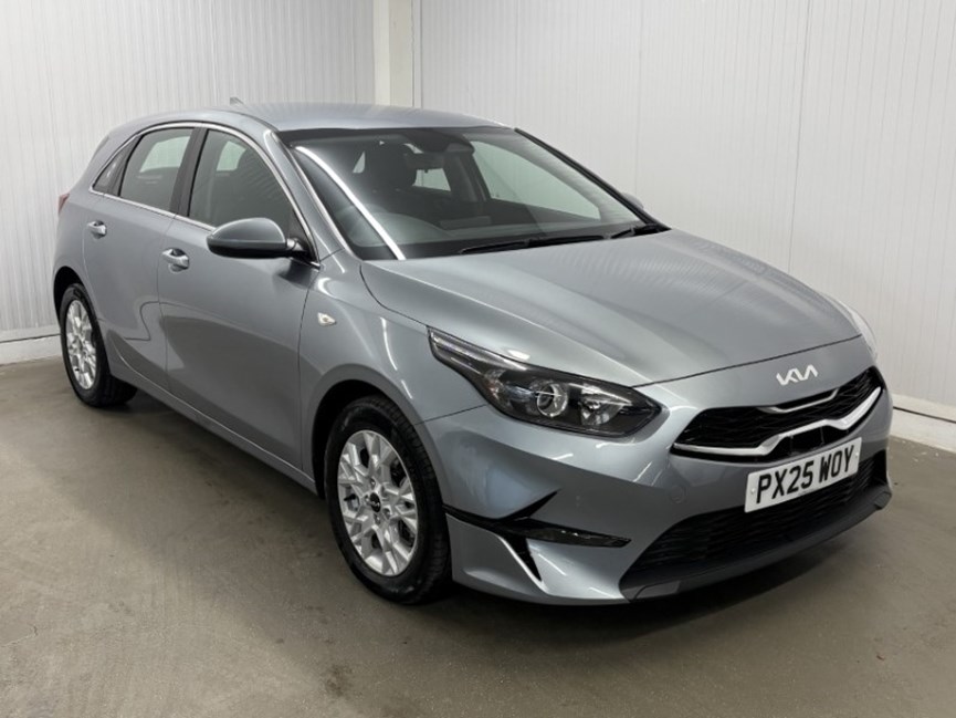 2025 (25) KIA CEED 1.5T GDi ISG 138 2 5dr