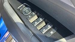 2025 (75) KIA SPORTAGE 1.6T GDi HEV Pure 5dr Auto 5439440