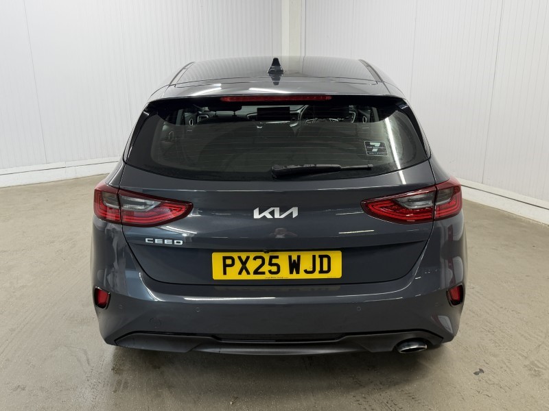 2025 (25) KIA CEED 1.5T GDi ISG 138 2 5dr 5458759