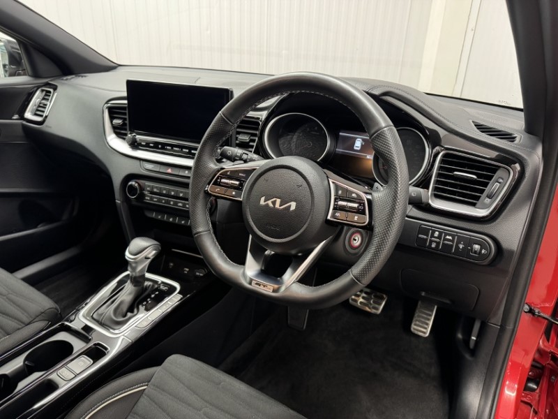 2025 (25) KIA CEED 1.5T GDi ISG 138 GT-Line 5dr DCT 5294177