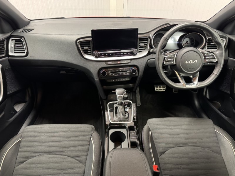 2025 (25) KIA CEED 1.5T GDi ISG 138 GT-Line 5dr DCT 5294175