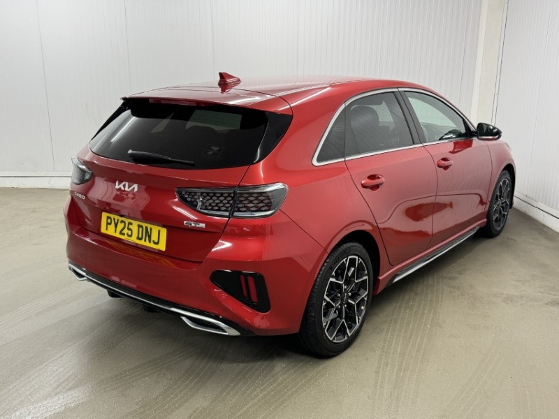2025 (25) KIA CEED 1.5T GDi ISG 138 GT-Line 5dr DCT 5294171
