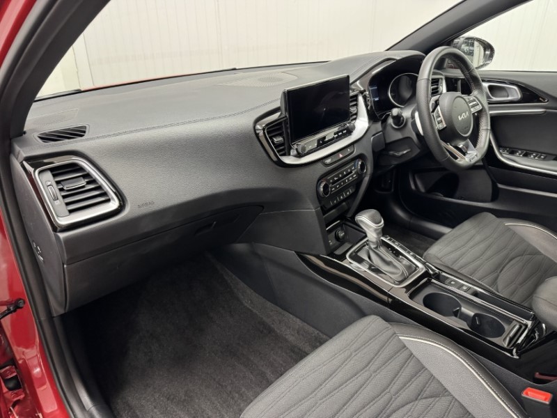 2025 (25) KIA CEED 1.5T GDi ISG 138 GT-Line 5dr DCT 5294159