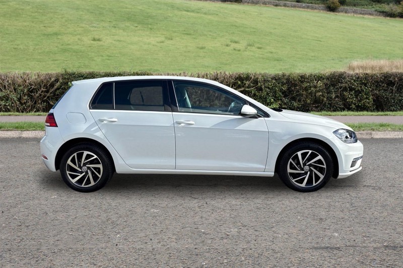 2019 (19) VOLKSWAGEN GOLF 1.6 TDI Match 5dr DSG 5421164