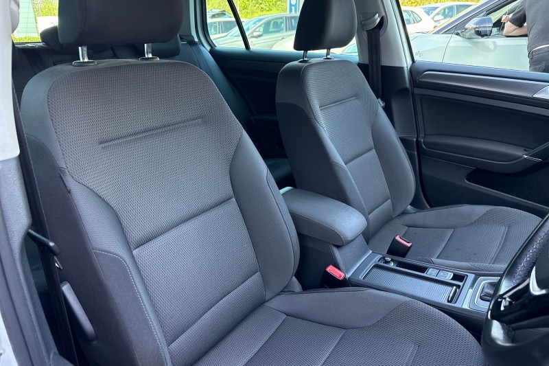 2019 (19) VOLKSWAGEN GOLF 1.6 TDI Match 5dr DSG 5420616