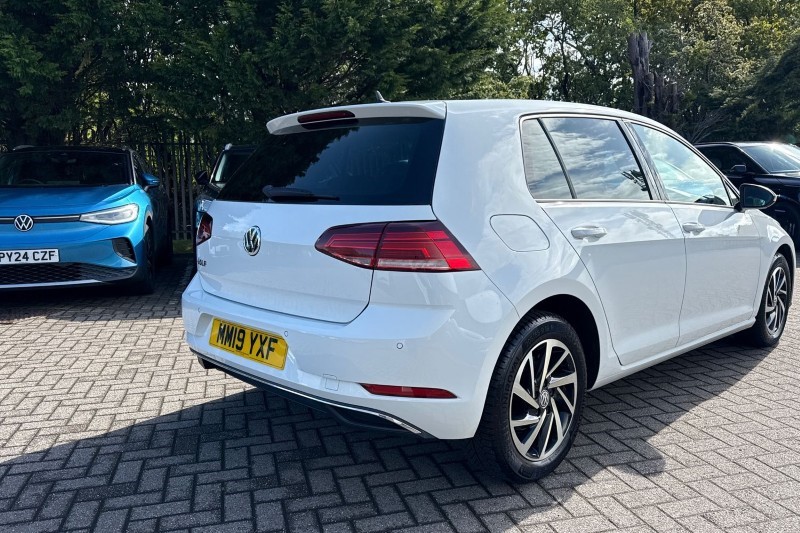 2019 (19) VOLKSWAGEN GOLF 1.6 TDI Match 5dr DSG 5420637