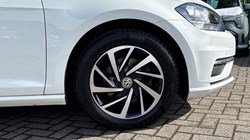 2019 (19) VOLKSWAGEN GOLF 1.6 TDI Match 5dr DSG 5421167