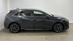 2025 (25) KIA CEED 1.5T GDi ISG 138 GT-Line 5dr 4675107