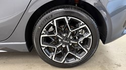 2025 (25) KIA CEED 1.5T GDi ISG 138 GT-Line 5dr 4675092