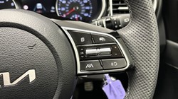 2025 (25) KIA CEED 1.5T GDi ISG 138 GT-Line 5dr 4675118
