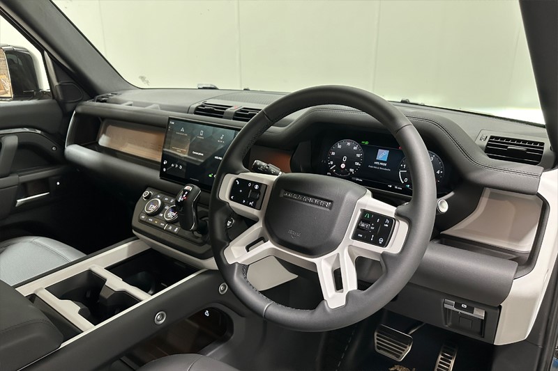  LAND ROVER DEFENDER 3.0 D350 X-Dynamic SE 90 3dr Auto 3565927