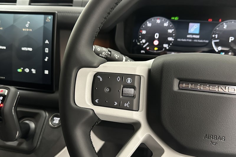  LAND ROVER DEFENDER 3.0 D350 X-Dynamic SE 90 3dr Auto 3565931